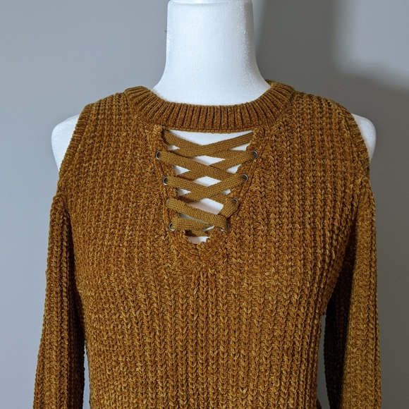 Cold Shoulder Sweater Dress - Picture 2 of 4